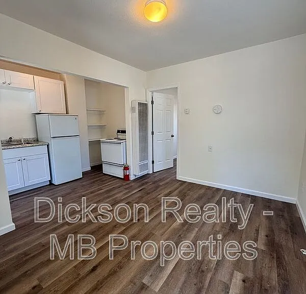 56 1/2 S Wells Ave #1 — Photo 2