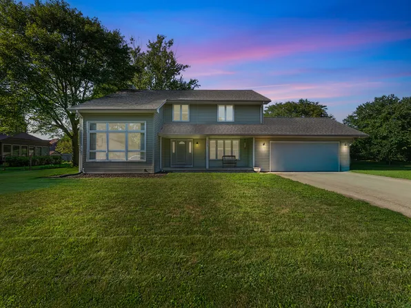 1028 W 8th St, Seymour, IN 47274