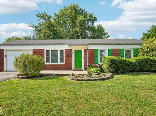 49 Sunset Mnr, Mooresville, IN 46158