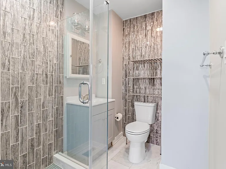 2053 Mayflower Dr — Photo 22