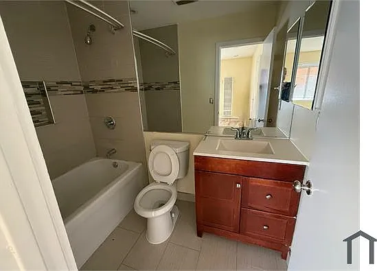 3205 Bartdon Ave — Photo 7