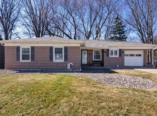 1224 14th St, Bettendorf, IA 52722