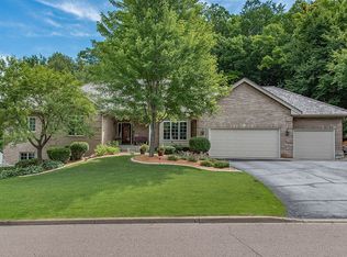 5559 Bristol Ln, Minnetonka, MN 55343