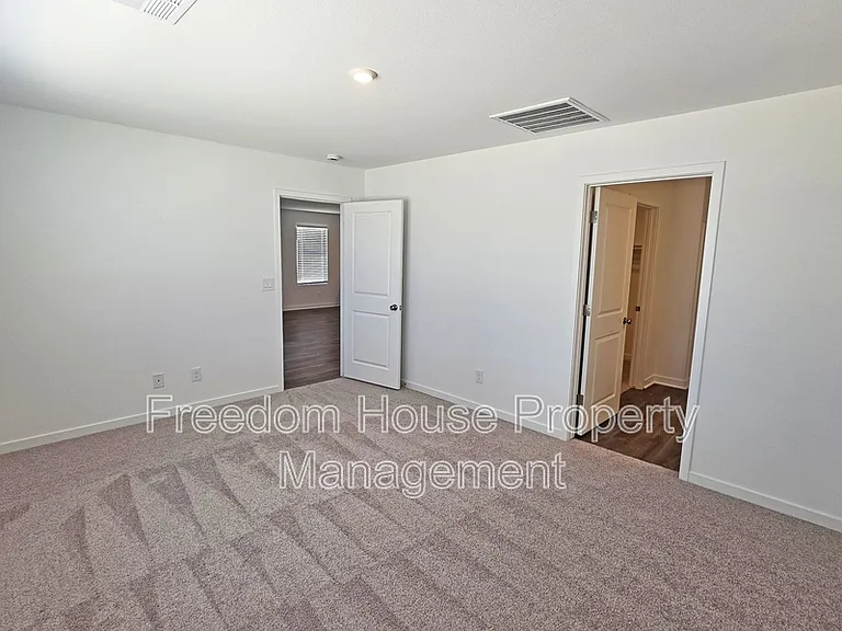663 E Huyana Wind Dr — Photo 35