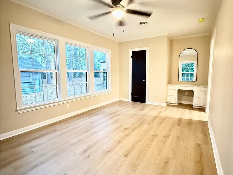 300 Dunnam Ave — Photo 25