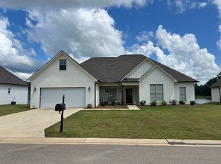 188 Ridgeway Dr, Starkville, MS 39759