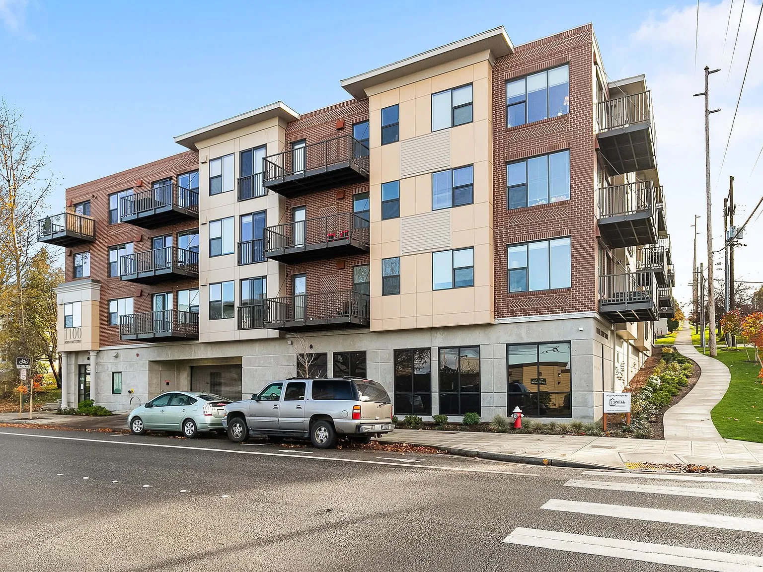 1100 North Forest Street — Photo 1