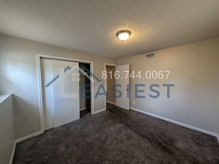 719 NE Barnes Dr #D — Photo 10