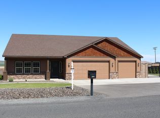 81906 E Sagebrush Rd, Kennewick, WA 99338