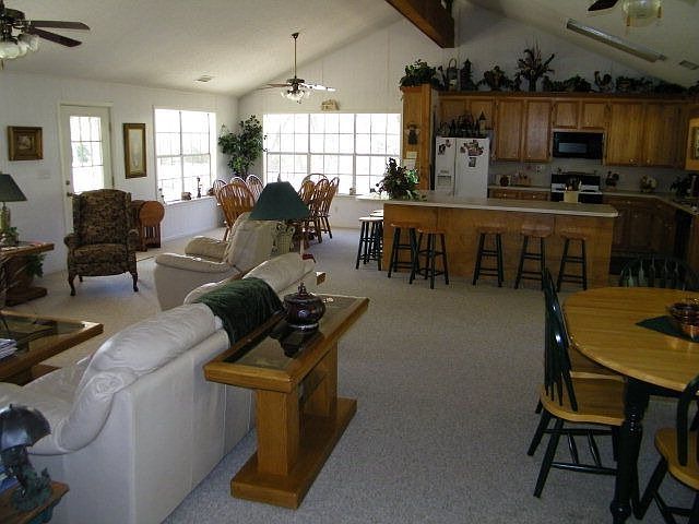 2nd image of 118 Rainbow Rd