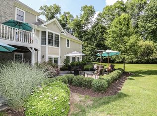 11 Kent Rd, Newtown, CT 06470