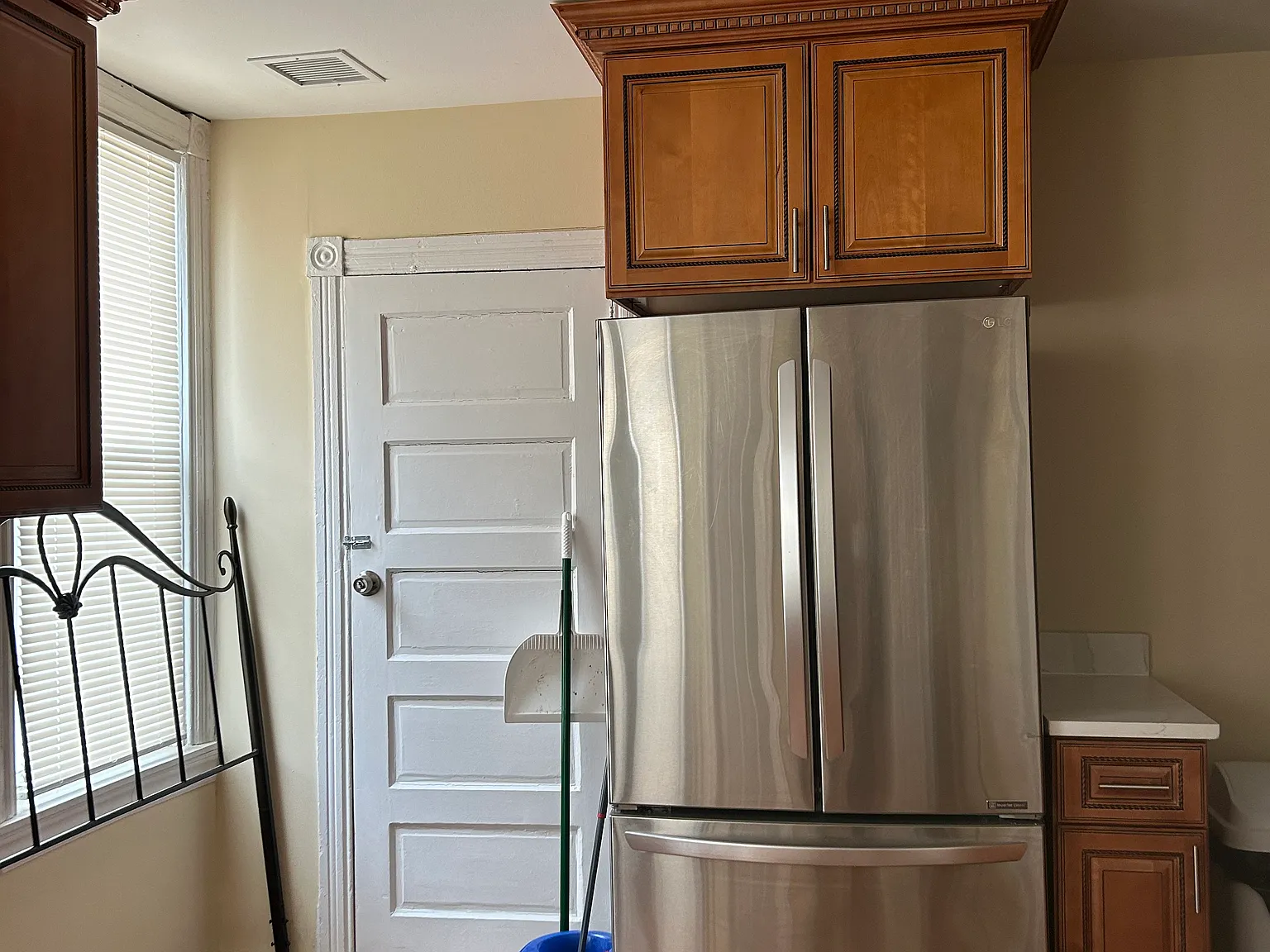 3 bed, $2,650 — Photo 2