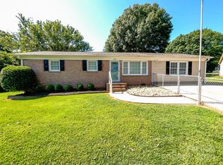 2205 Cloverwood Ln, Gastonia, NC 28054
