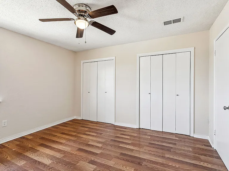 1053 Tallow Tree Ln #10 — Photo 8