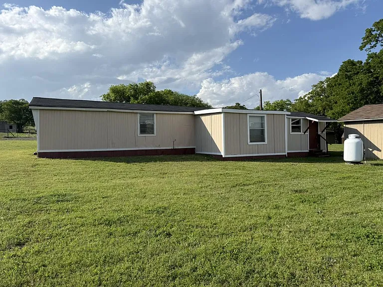 10604 County Road 1020 — Photo 32