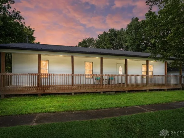 106 Central Ave, Blanchester, OH 45107