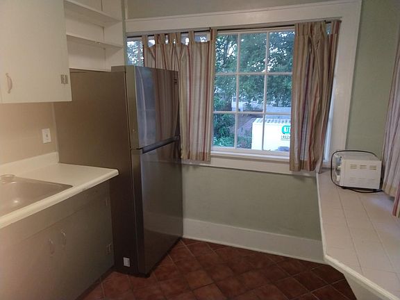 2nd image of 1407 E Washington St #4