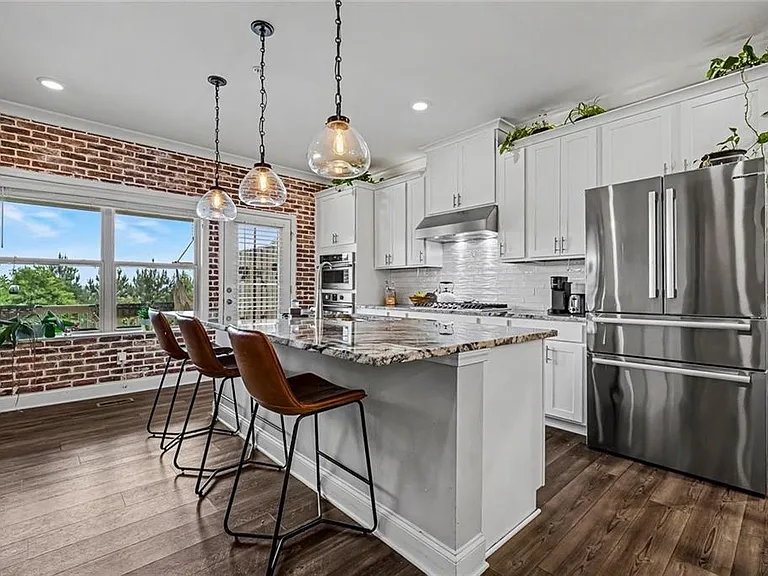 303 Commons Ave — Photo 9