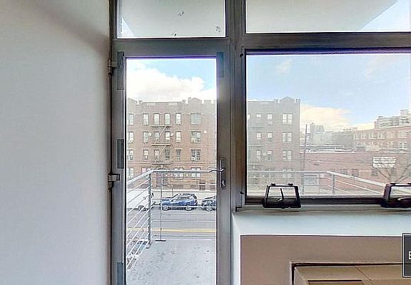 4th image of 12-22 30th Ave #2E