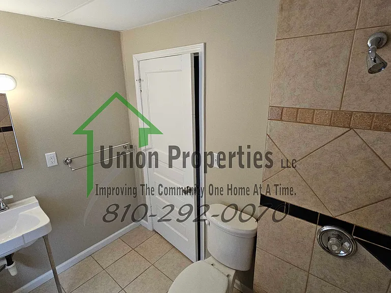 516 Glenwood Ave — Photo 16