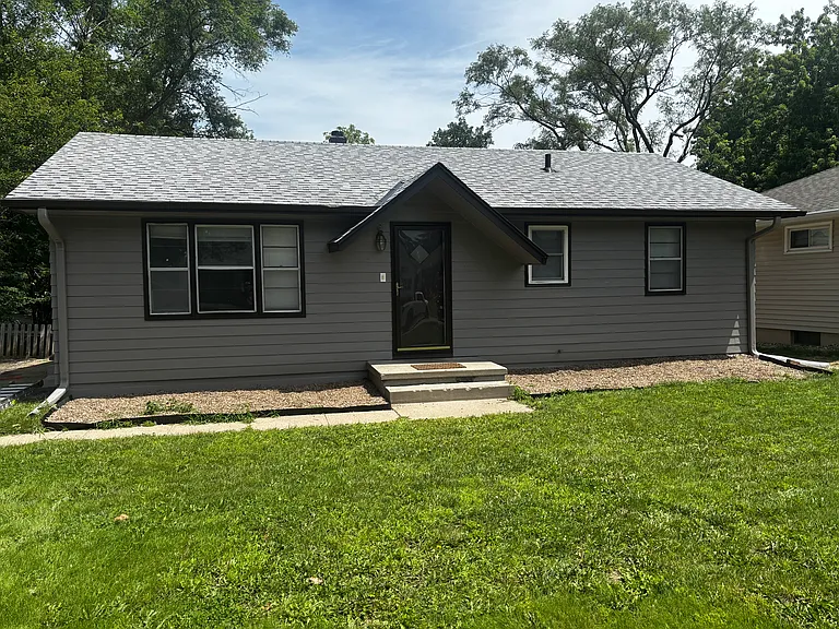 1713 Cole Creek Dr — Photo 1