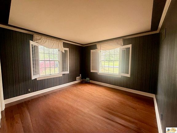 2nd image of 106 Norris Ct