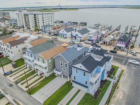 3rd image of 301 Bay Ave