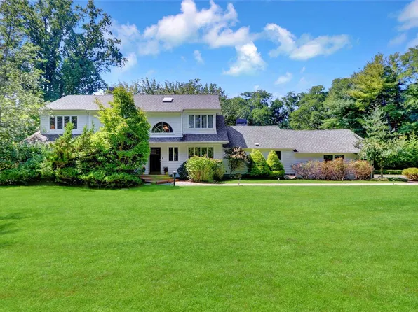 41 Lloyd Lane, Lloyd Neck, NY 11743