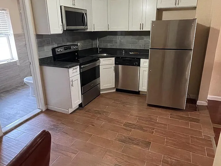 537 N 13th St #3F — Photo 4