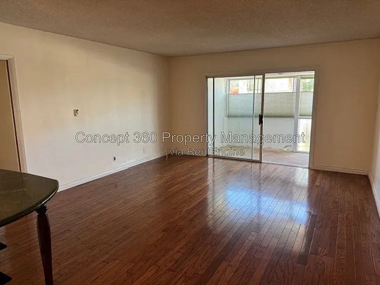 1604 E 2nd St #1H — Photo 11
