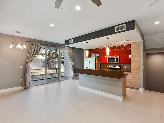 4th image of 604 N Bluff Dr Unit 152