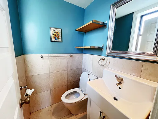 Sold by Momentum Real Estate LLC | media 25