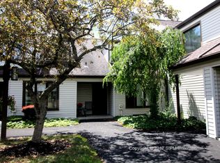 104 Old Meadow Dr, East Amherst, NY 14051