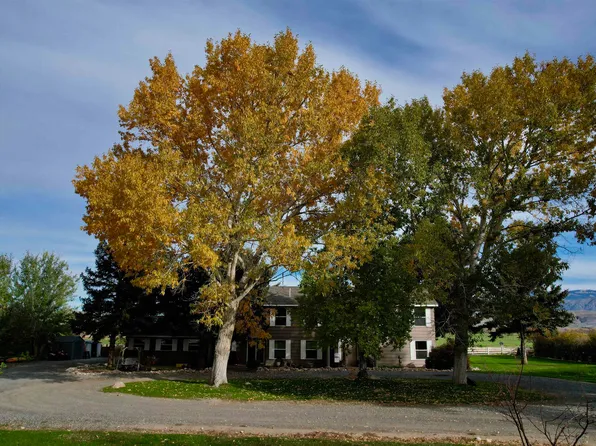 969 Hwy 14, Shell, WY 82441