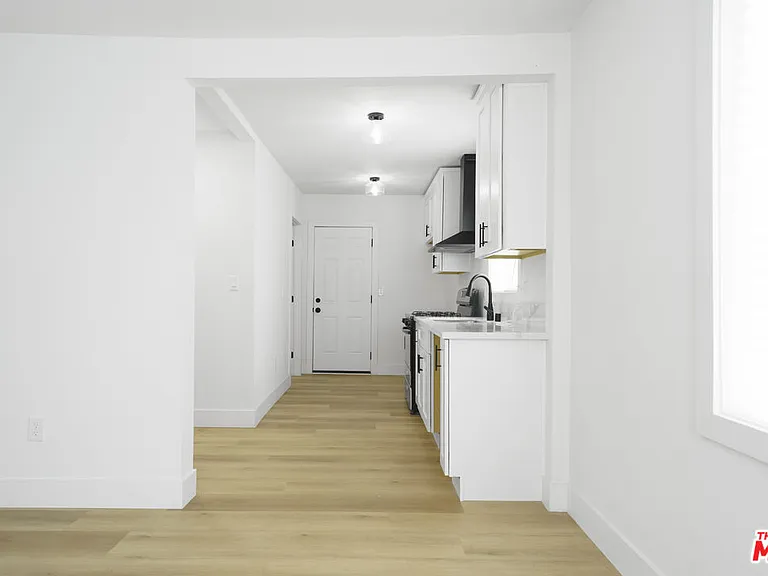 4555 Acacia Ave — Photo 10