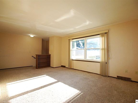 5th image of 523 8th Ave SE