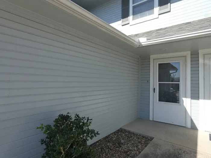 2 bed, 1.5 bath, 1308 sqft, $1,495 — Photo 2