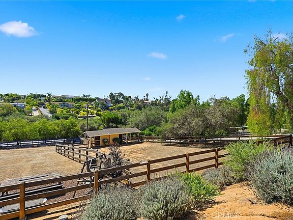 5th image of 3839 Forbell Pl