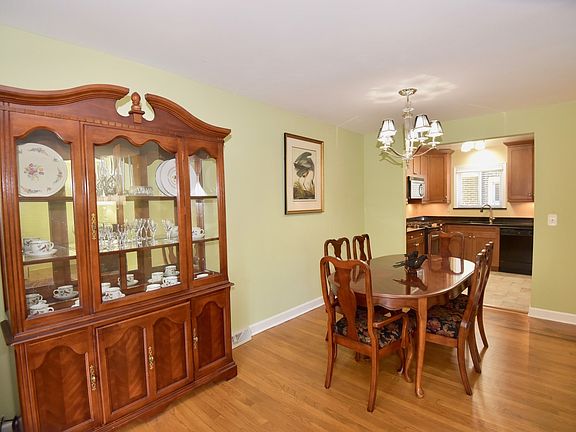 5th image of 625 Mulberry Pl APT A
