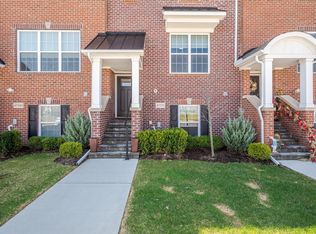 47753 Hillcrest Dr, Northville, MI 48168