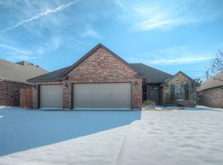 11740 SW 15th Ter, Yukon, OK 73099