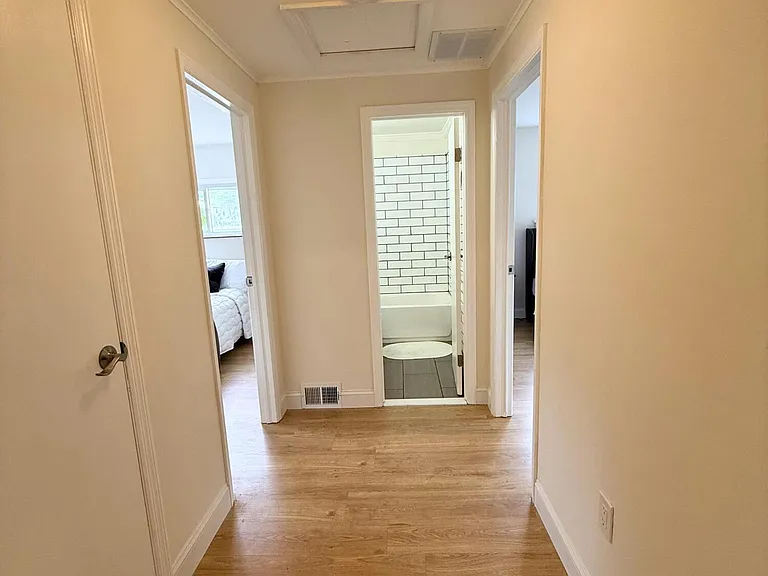 484 Bara St — Photo 10