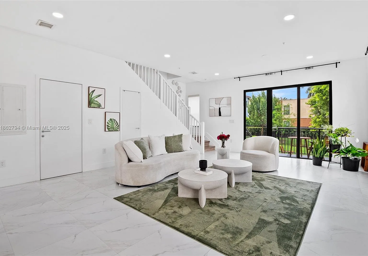 3 bed, 2.5 bath, 1600 sqft, $3,100 — Photo 4