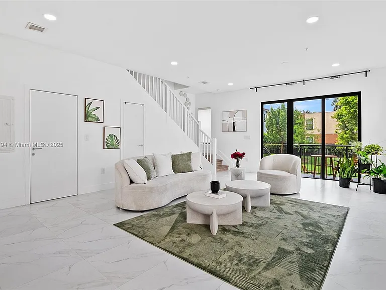 6146 SW 36th Ct — Photo 4
