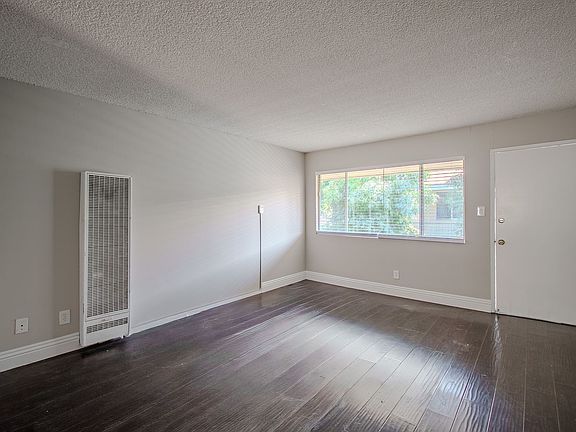 5th image of 1529-1531 Junipero Ave #9