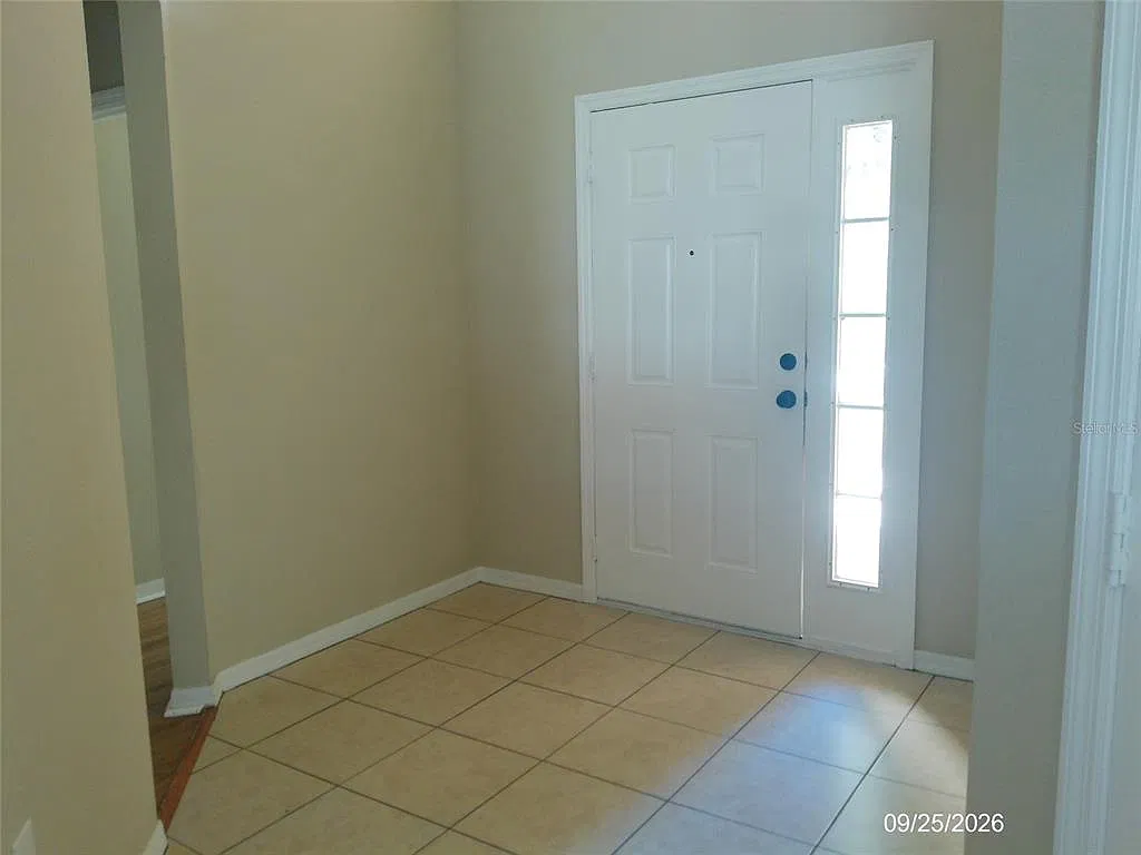 4 bed, 2.0 bath, 1816 sqft, $2,000 — Photo 2