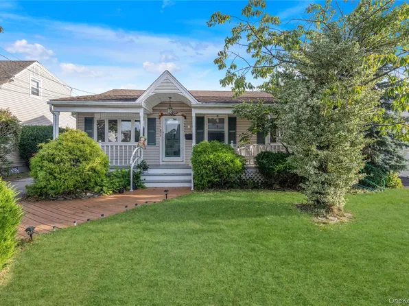 84 5th Street, New Hyde Park, NY 11040