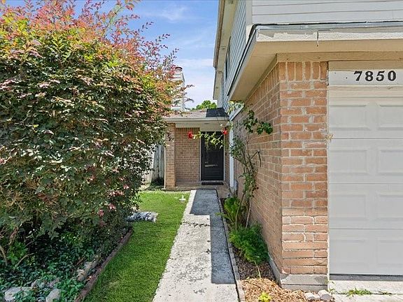 3rd image of 7850 Hillbarn Dr