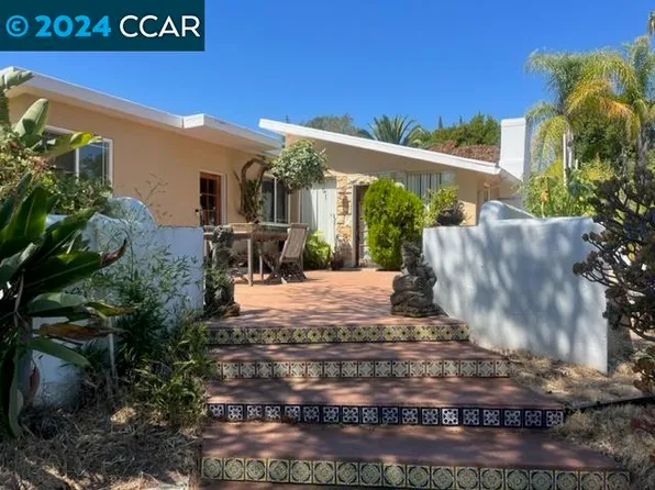 2421 Overlook Dr, Walnut Creek, CA 94597