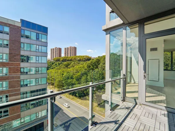 9 Avenue At Port Imperial image 35 of 47